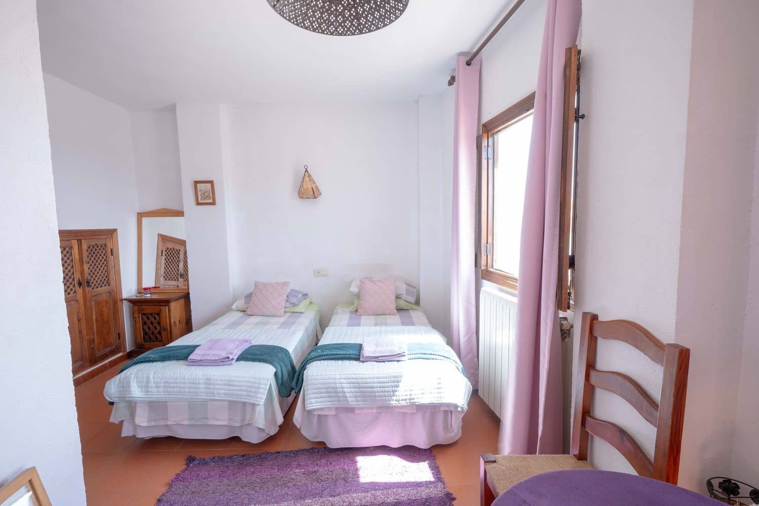 Bedrift til salgs i Granada by med garasje - € 150 000 (Ref: 10074680)
