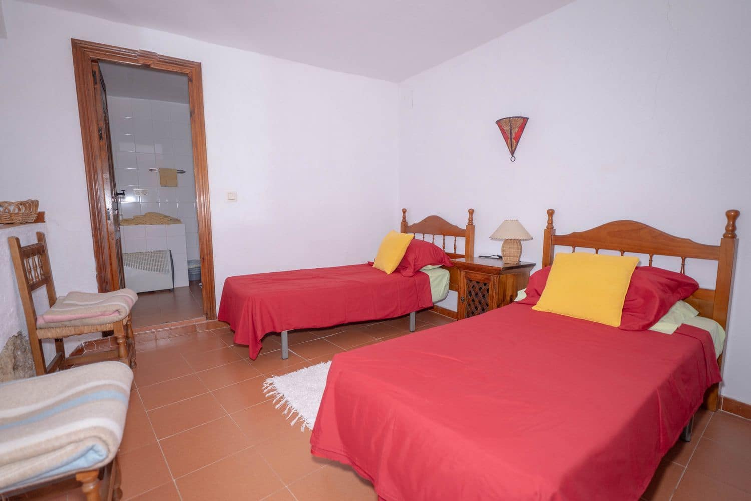 Bedrift til salgs i Granada by med garasje - € 150 000 (Ref: 10074680)