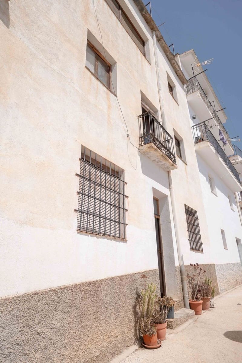 Bedrift til salgs i Granada by med garasje - € 150 000 (Ref: 10074680)