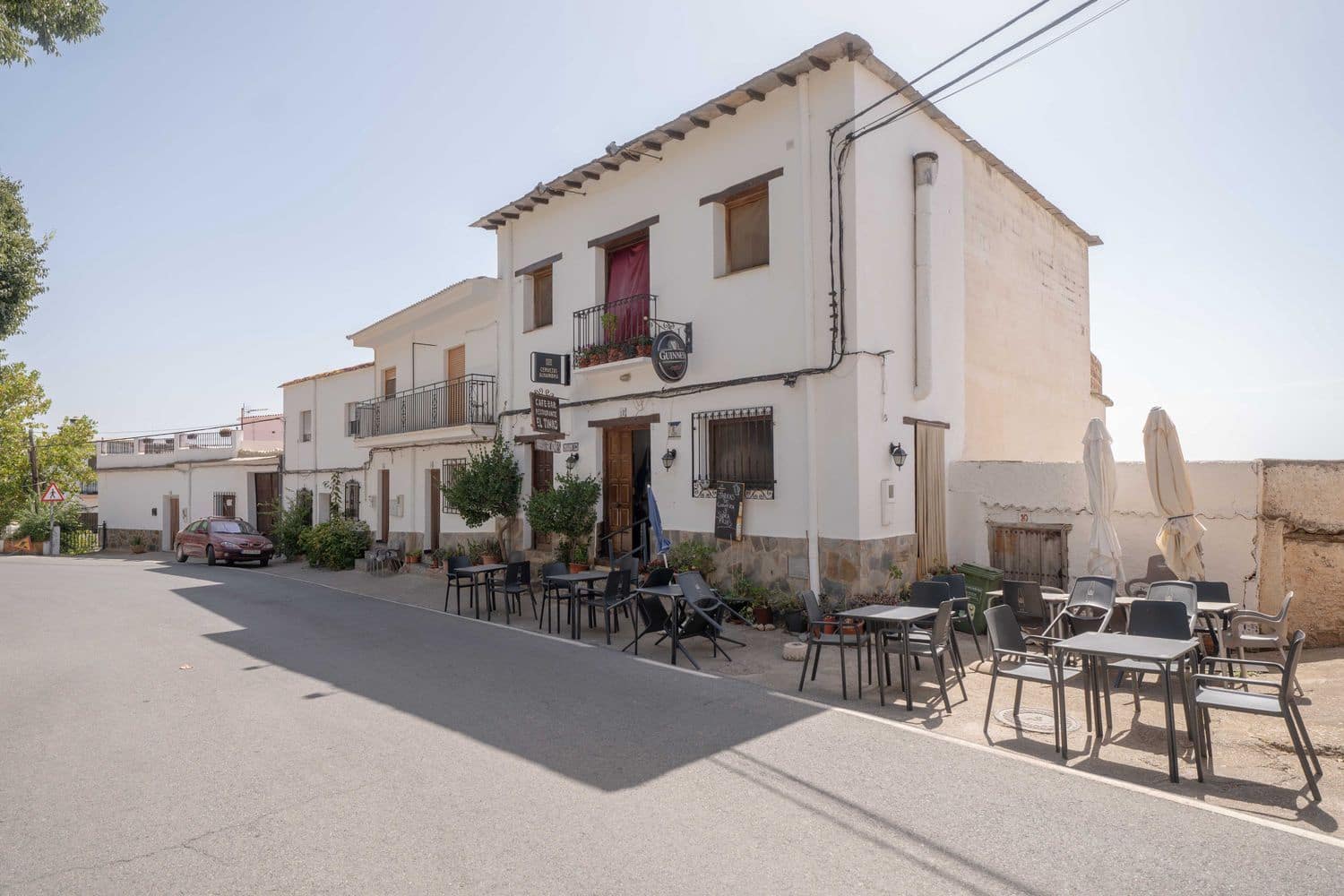 Bedrift til salgs i Granada by med garasje - € 150 000 (Ref: 10074680)