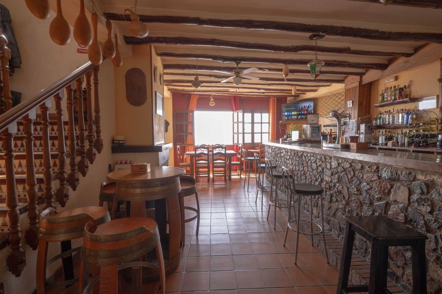 Bedrift til salgs i Granada by med garasje - € 150 000 (Ref: 10074680)