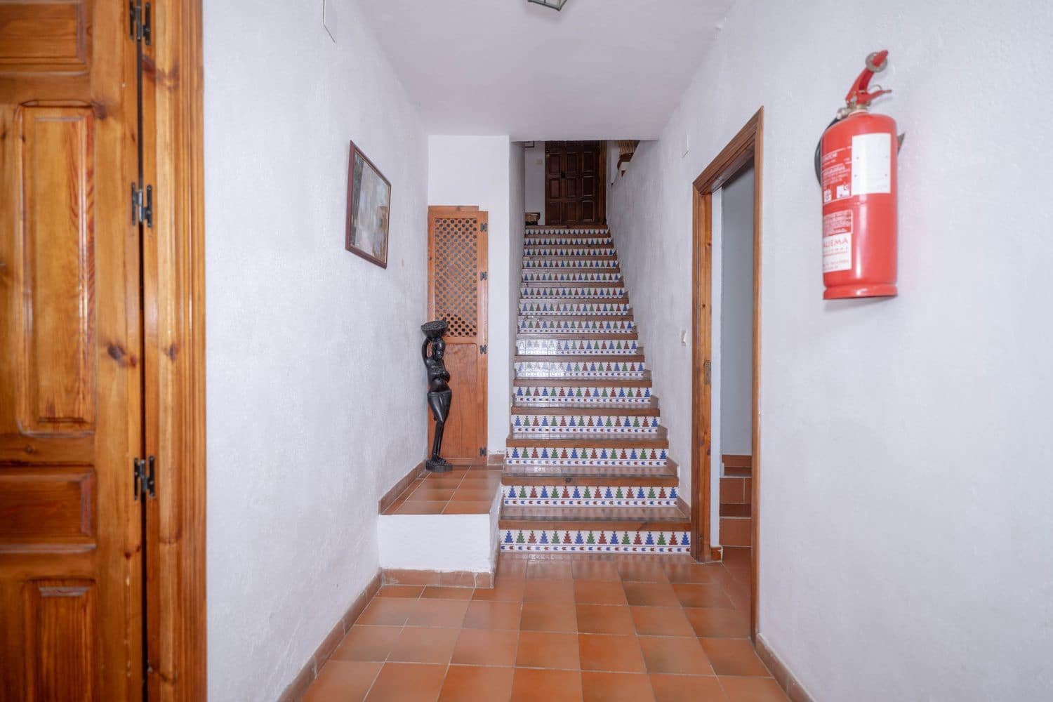 Bedrift til salgs i Granada by med garasje - € 150 000 (Ref: 10074680)