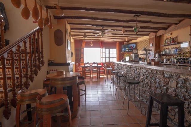 Bedrift til salgs i Granada by med garasje - € 150 000 (Ref: 10074680)