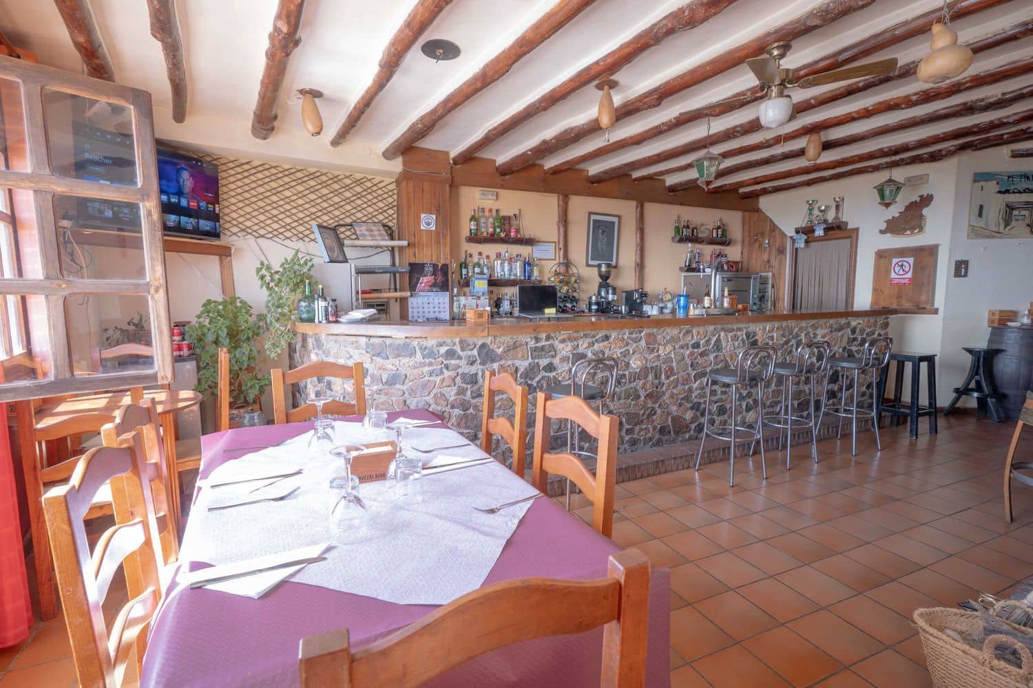 Bedrift til salgs i Granada by med garasje - € 150 000 (Ref: 10074680)