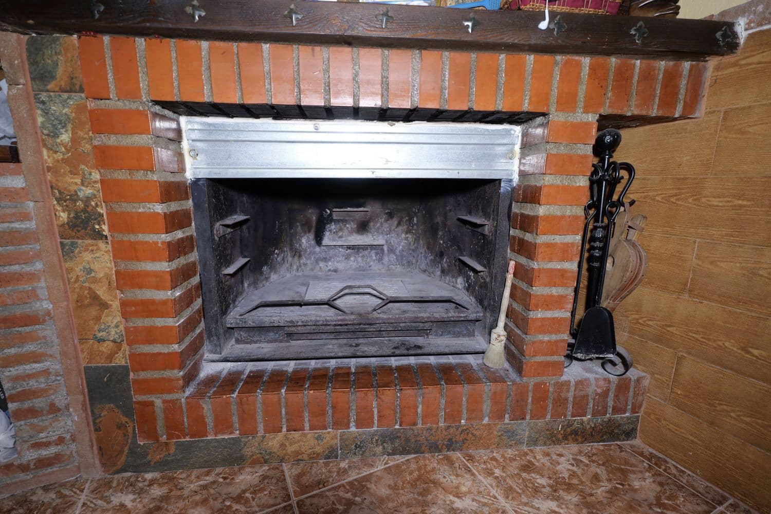 2 sypialnia Finka/Dom wiejski na sprzedaż w Berja z basenem garażem - 130 000 € (Ref: 10080346)