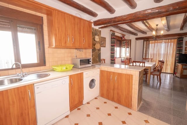 5 bedroom Townhouse for sale in Yegen, Alpujarra de la Sierra with garage - € 90,000 (Ref: 10101014)