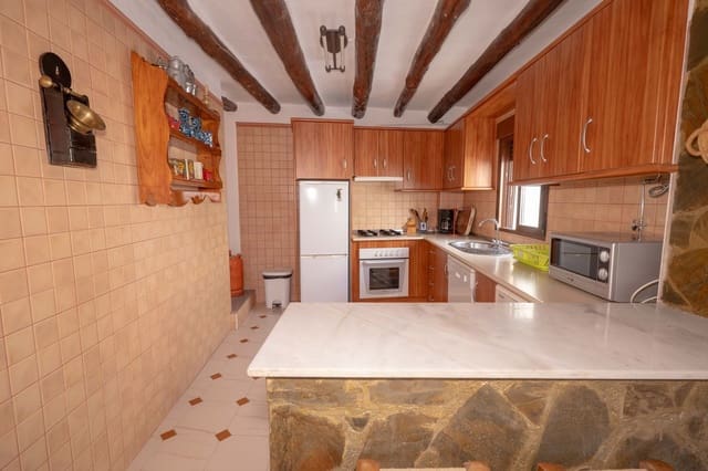 5 bedroom Townhouse for sale in Yegen, Alpujarra de la Sierra with garage - € 90,000 (Ref: 10101014)