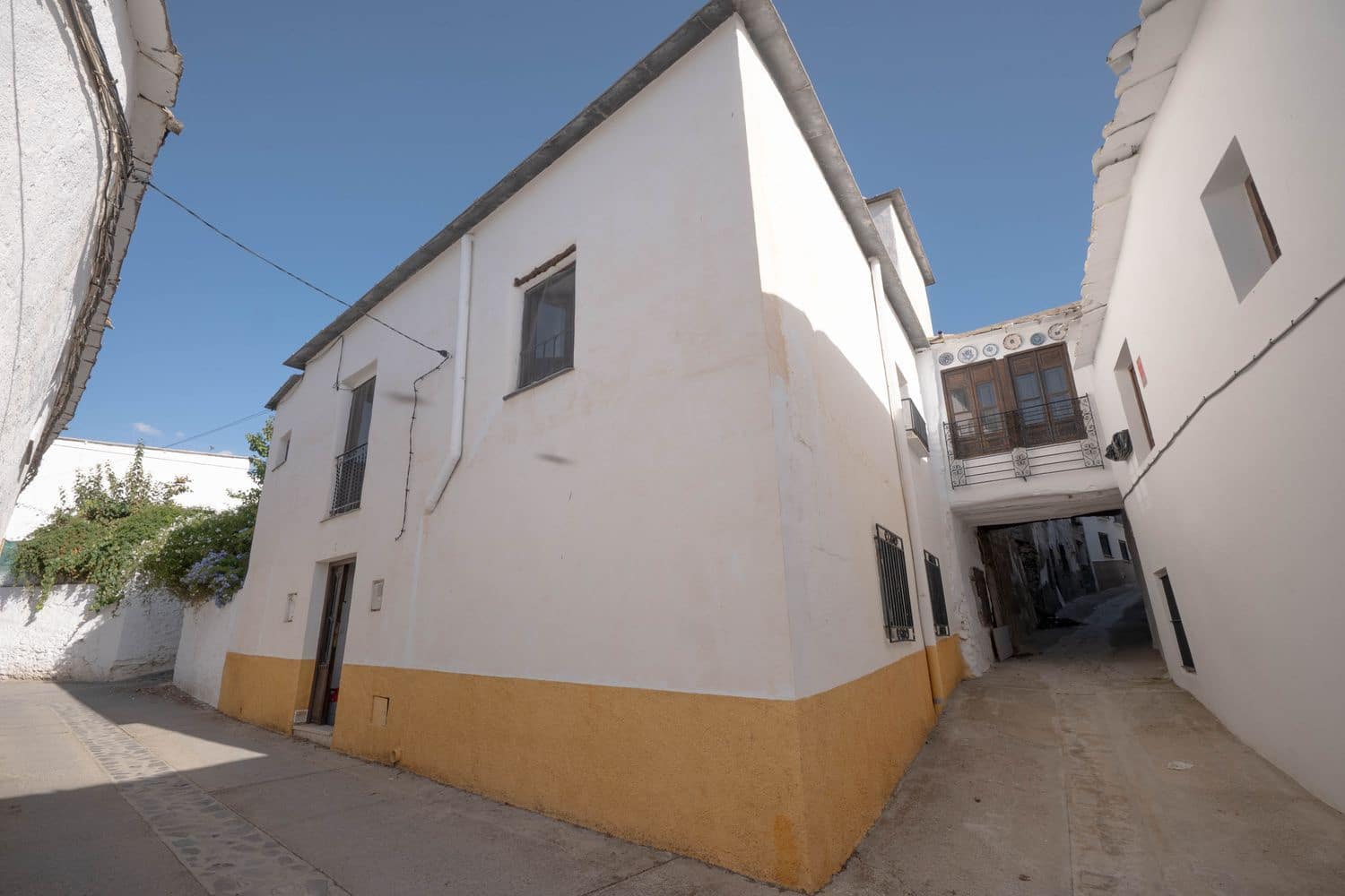 Casa de 4 habitaciones en Cádiar en venta con garaje - 99.700 € (Ref: 10168021)