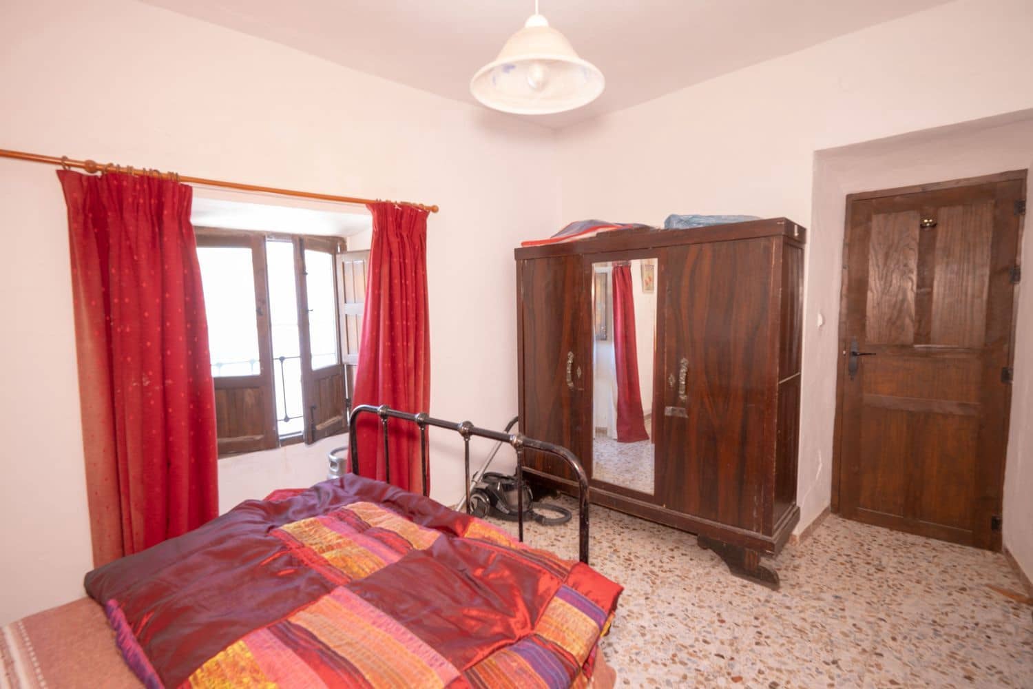 Casa de 4 habitaciones en Cádiar en venta con garaje - 99.700 € (Ref: 10168021)