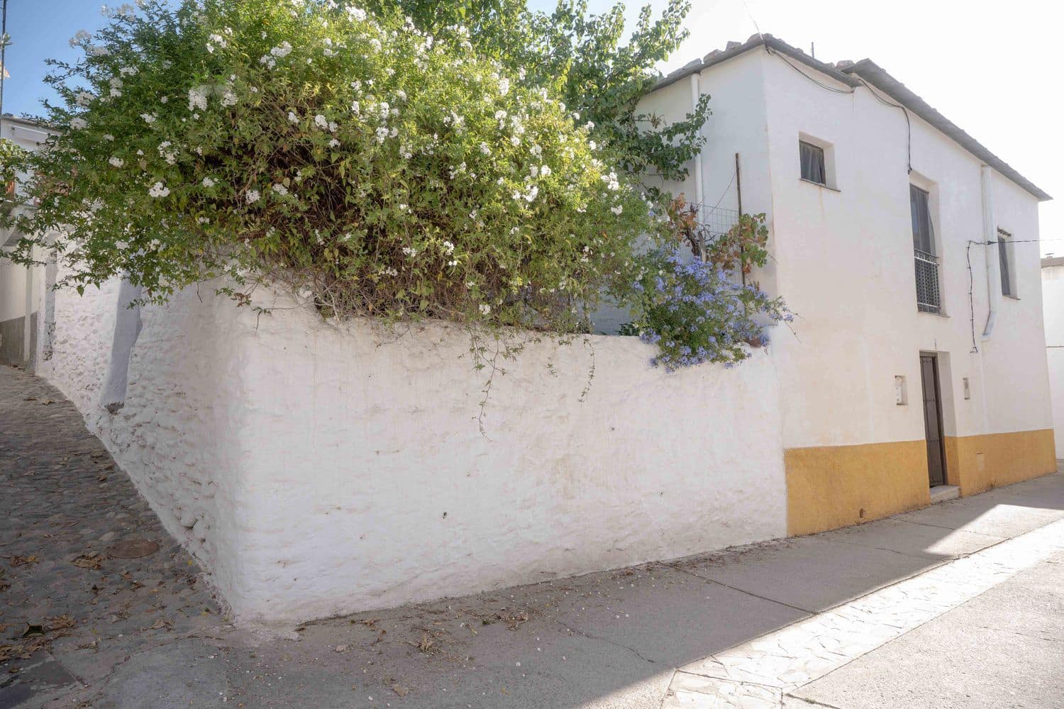 Casa de 4 habitaciones en Cádiar en venta con garaje - 99.700 € (Ref: 10168021)
