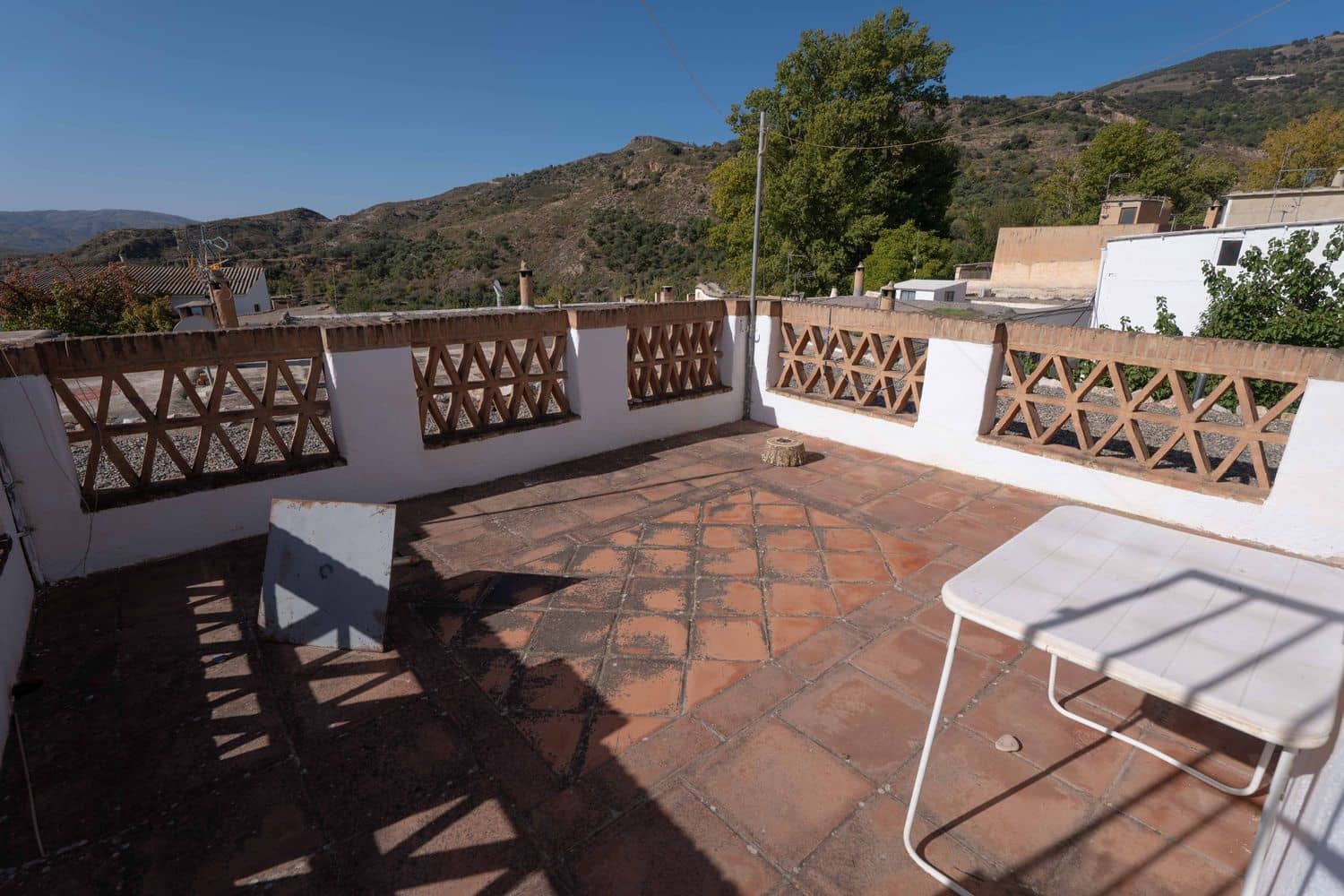 Casa de 4 habitaciones en Cádiar en venta con garaje - 99.700 € (Ref: 10168021)