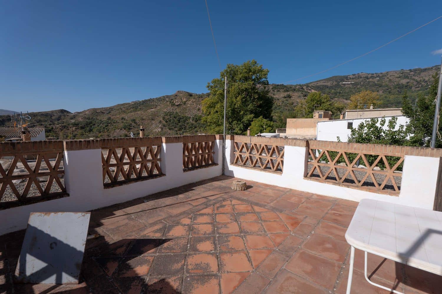 Casa de 4 habitaciones en Cádiar en venta con garaje - 99.700 € (Ref: 10168021)