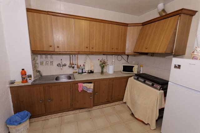 5 soveværelse Byhus til salg i Turón med garage - € 45.000 (Ref: 8055675)