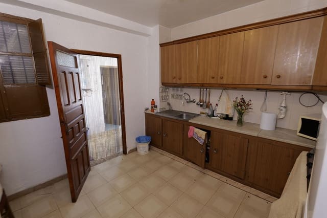 5 soveværelse Byhus til salg i Turón med garage - € 45.000 (Ref: 8055675)