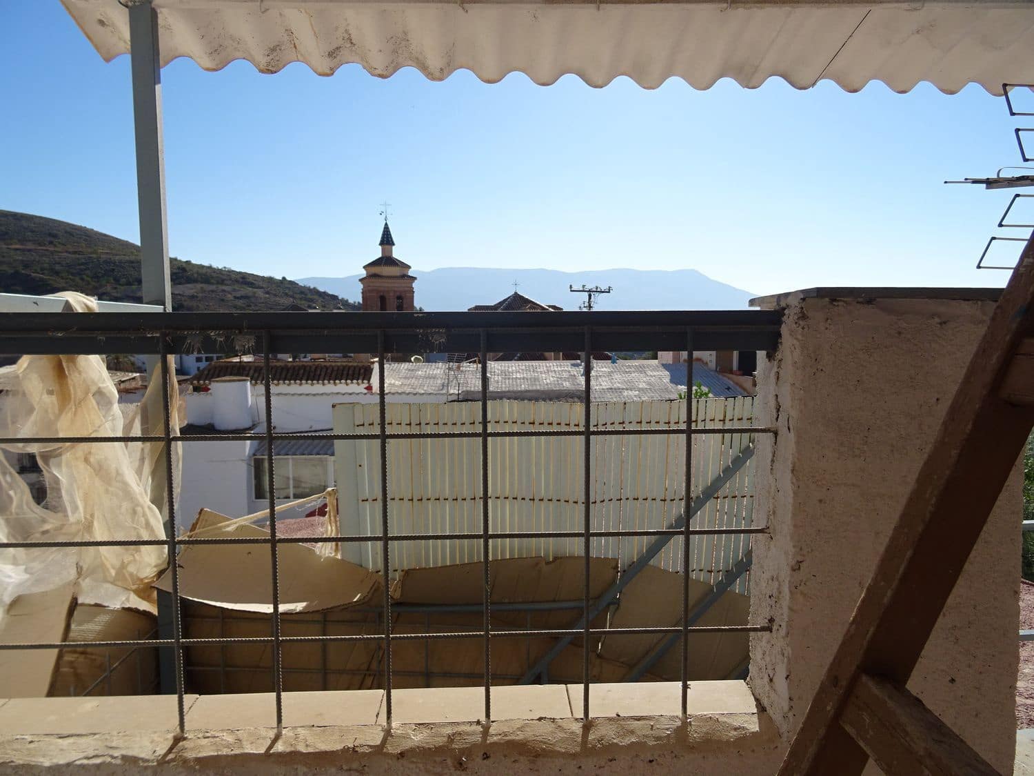 5 soveværelse Byhus til salg i Turon med garage - € 45.000 (Ref: 8055675)