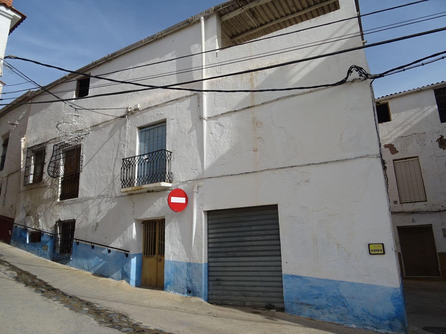 4 soveværelse Byhus til salg i Cadiar med garage - € 59.000 (Ref: 8055699)