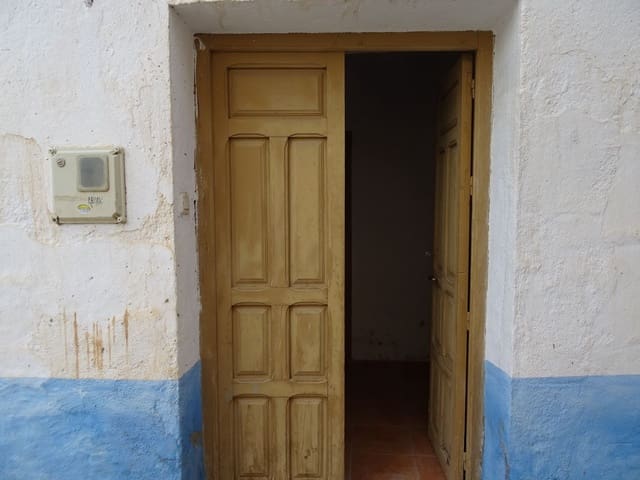 4 makuuhuone Omakotitalo myytävänä paikassa Cádiar mukana 
autotalli - 59 000 € (Ref: 8055699)