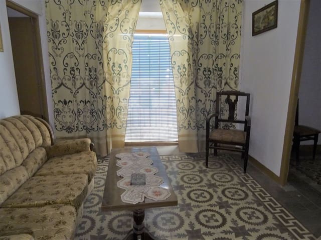 4 makuuhuone Omakotitalo myytävänä paikassa Cádiar mukana 
autotalli - 59 000 € (Ref: 8055699)