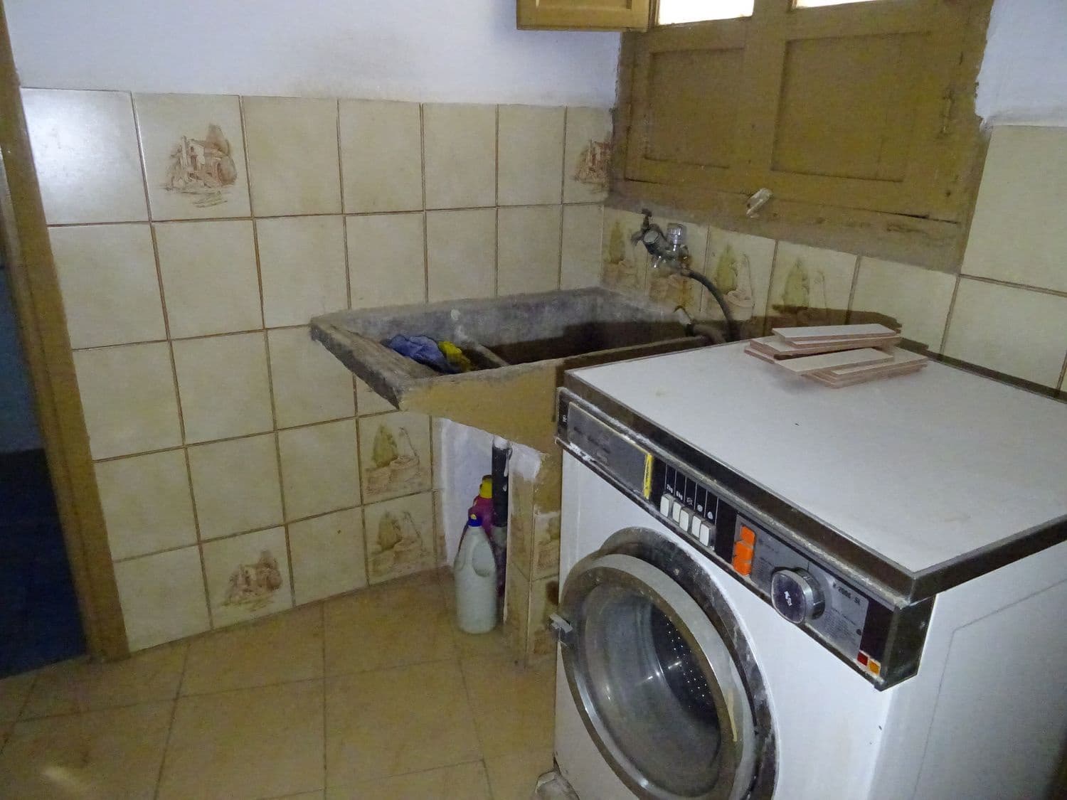 4 soveværelse Byhus til salg i Cadiar med garage - € 59.000 (Ref: 8055699)