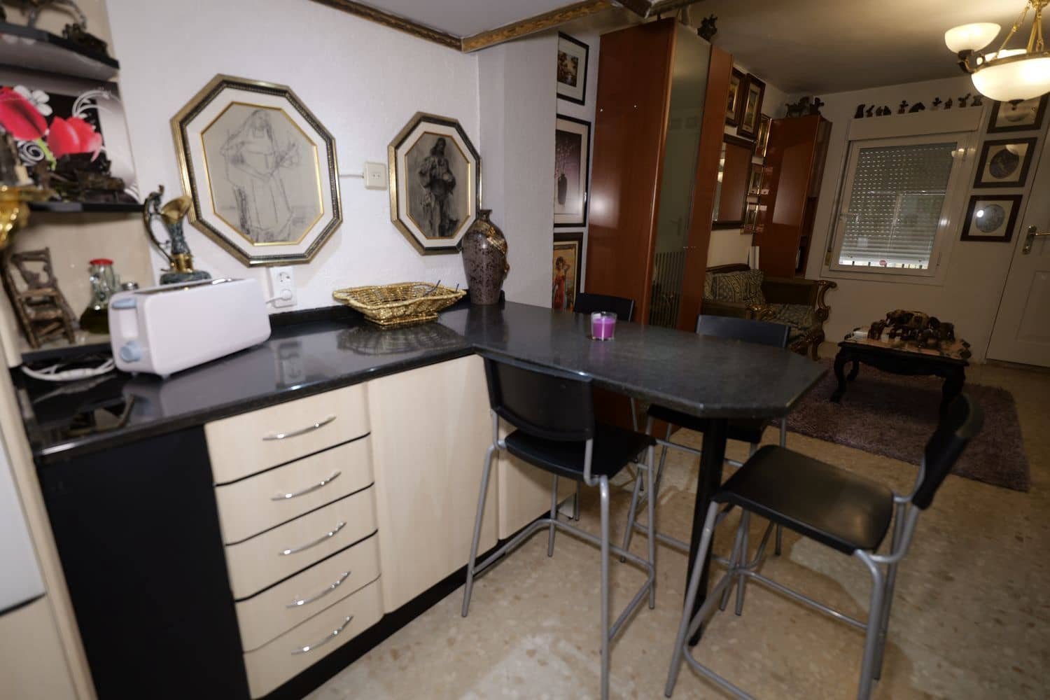 3 sypialnia Apartament na sprzedaż w Ugijar z garażem - 69 000 € (Ref: 8246833)