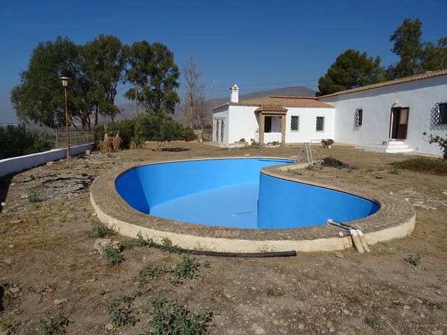 Chalet de 5 habitaciones en Almería ciudad en venta con piscina garaje - 270.000 € (Ref: 8246834)