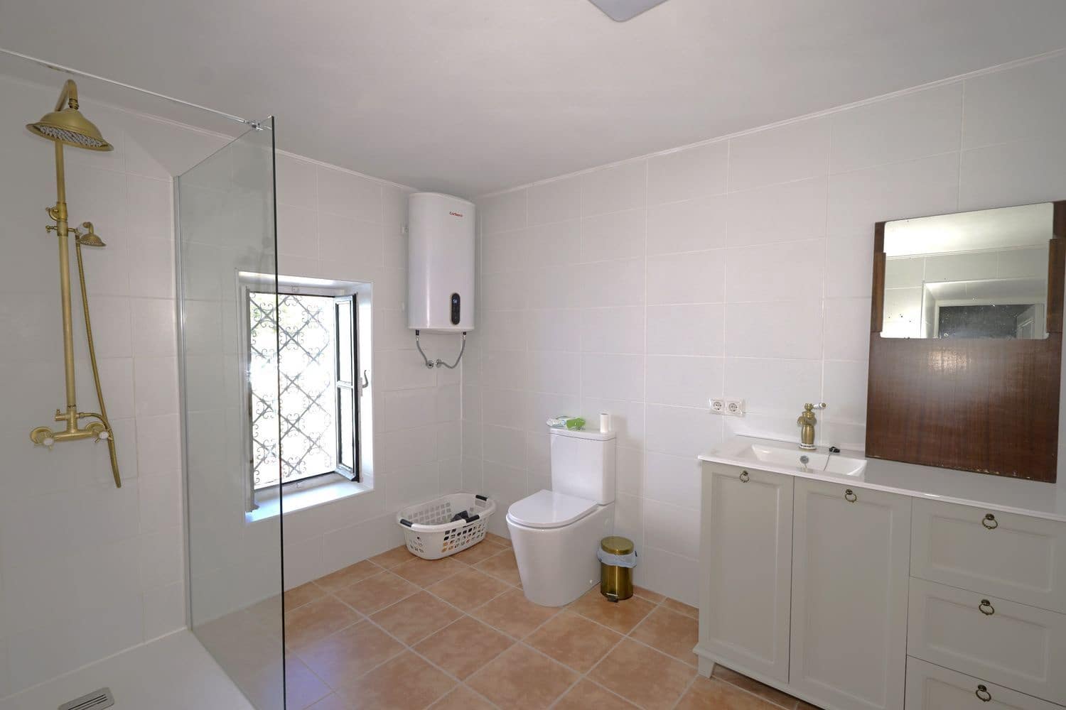 5 chambre Villa/Maison à vendre à Almeria ville avec piscine garage - 270 000 € (Ref: 8246834)