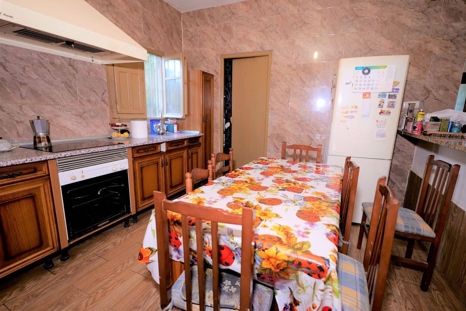 7 soveværelse Villa til salg i Ugijar med garage - € 99.700 (Ref: 8412098)