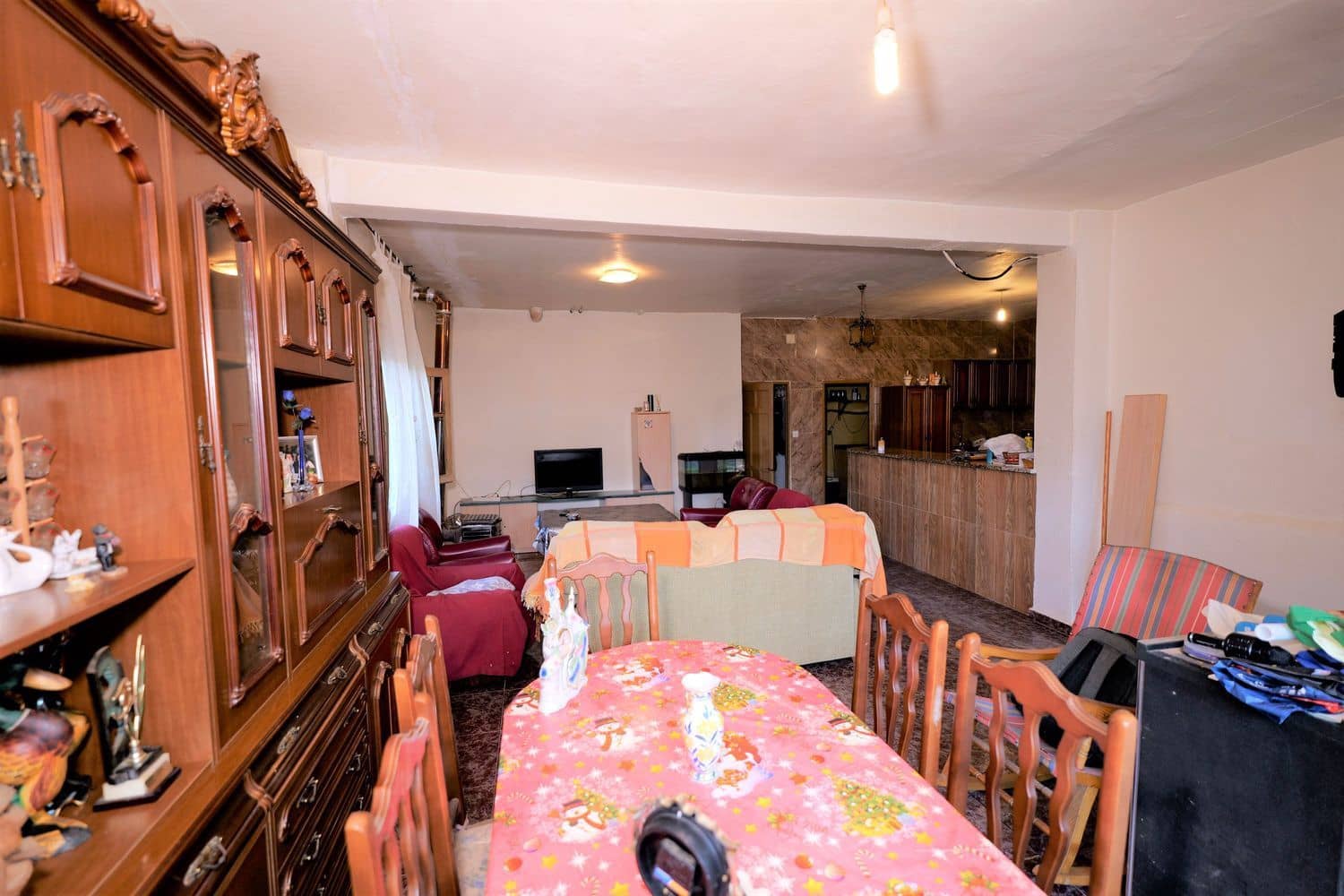 7 soveværelse Villa til salg i Ugijar med garage - € 99.700 (Ref: 8412098)