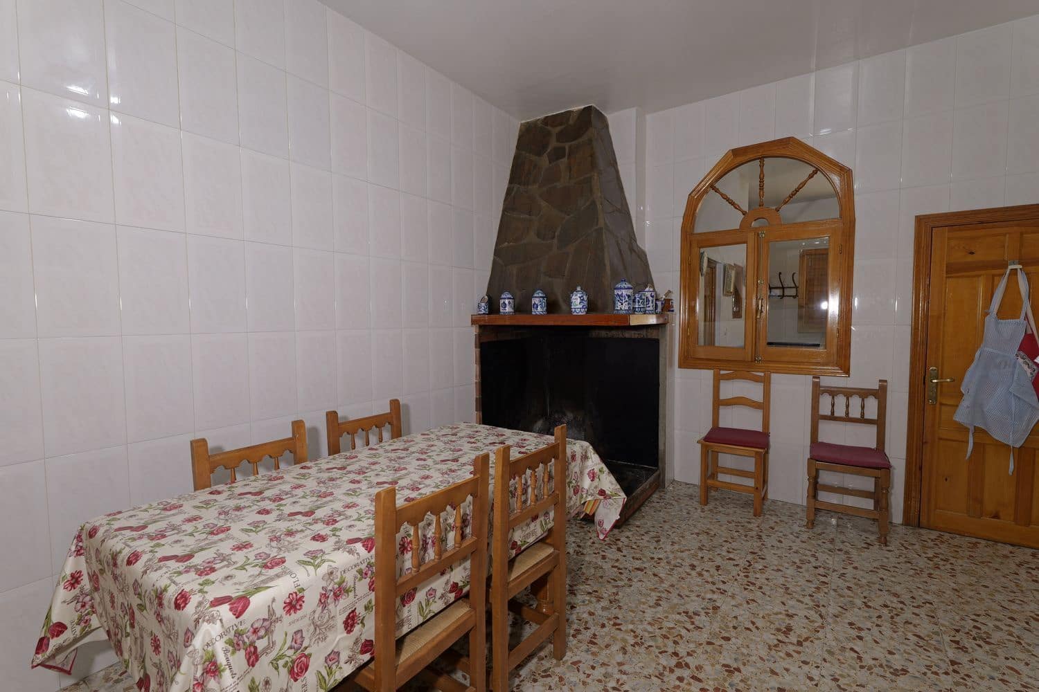 6 soveværelse Byhus til salg i Nevada med garage - € 110.000 (Ref: 8521191)