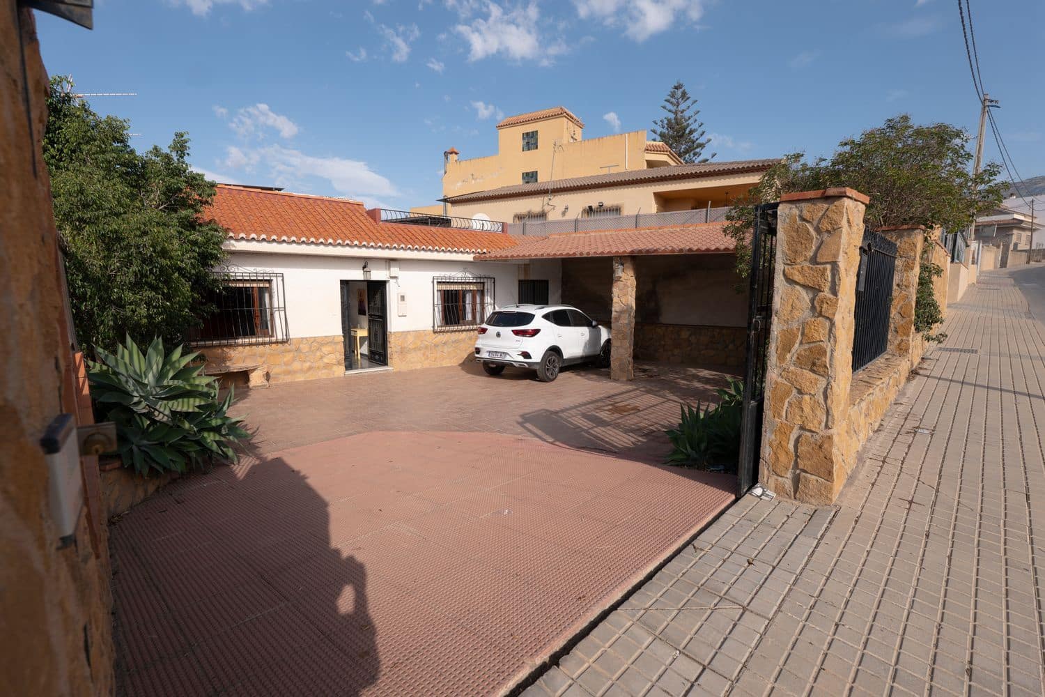 3 soverom Hus til salgs i Berja med garasje - € 169 000 (Ref: 8616664)