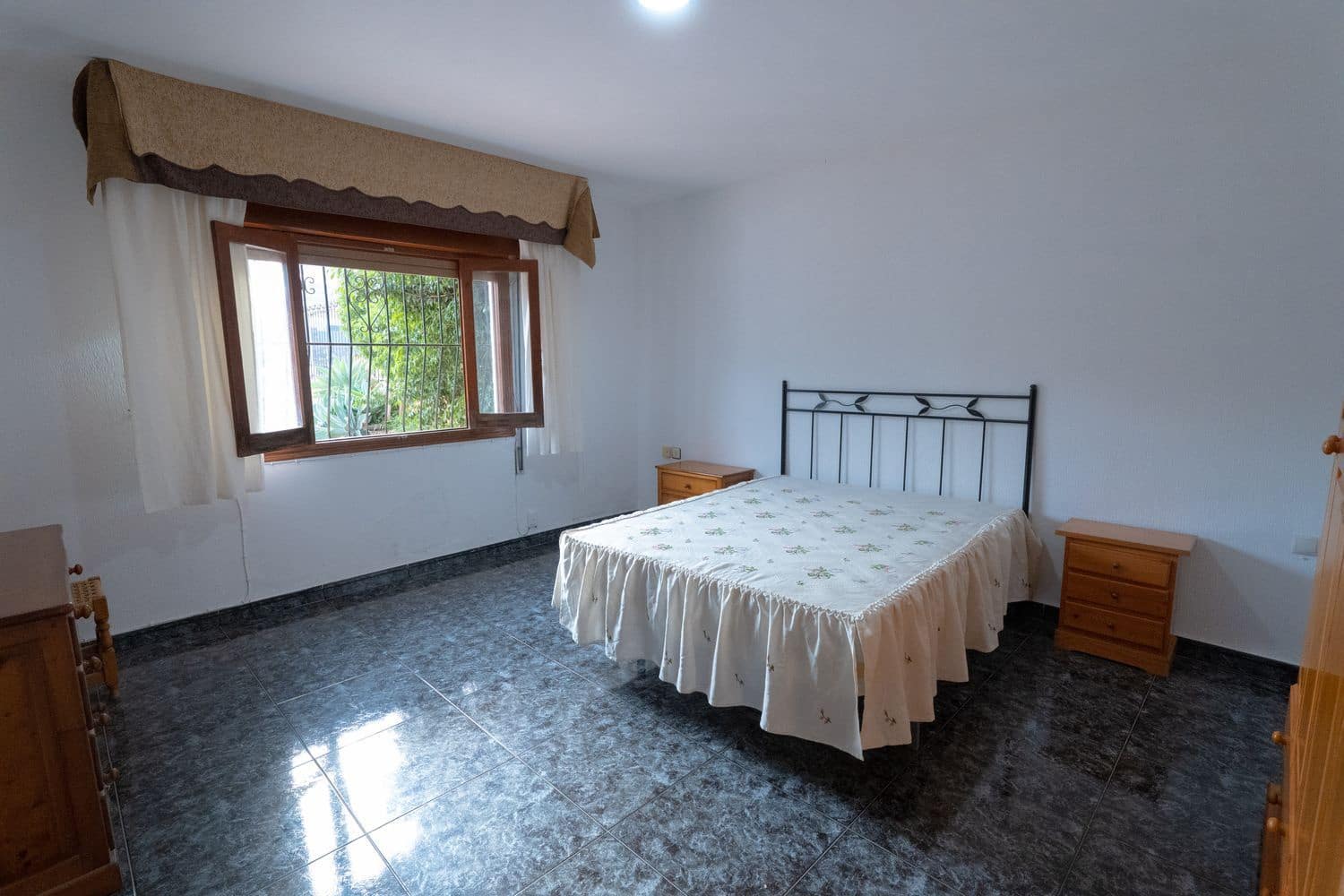 3 soverom Hus til salgs i Berja med garasje - € 169 000 (Ref: 8616664)