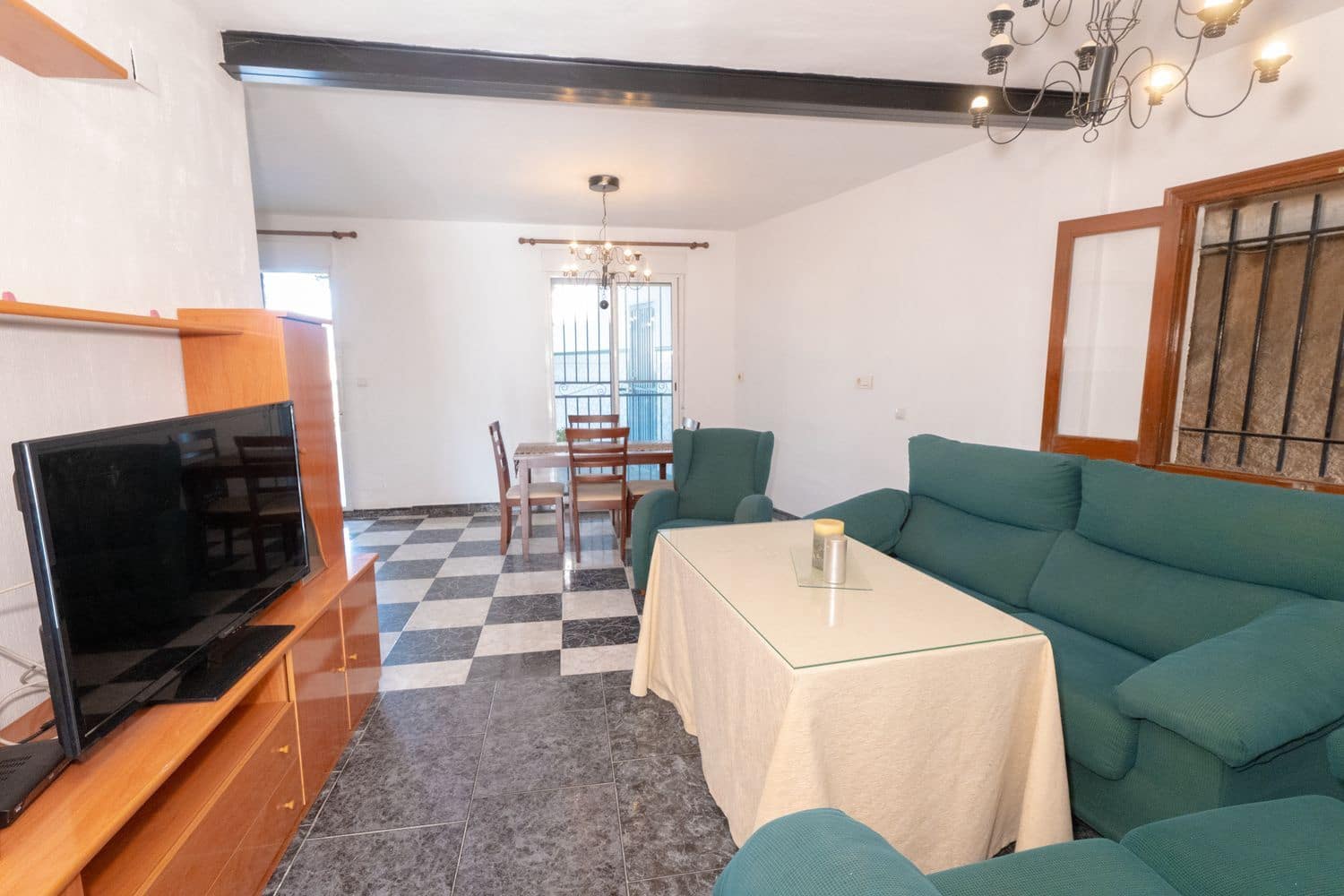 3 soverom Hus til salgs i Berja med garasje - € 169 000 (Ref: 8616664)