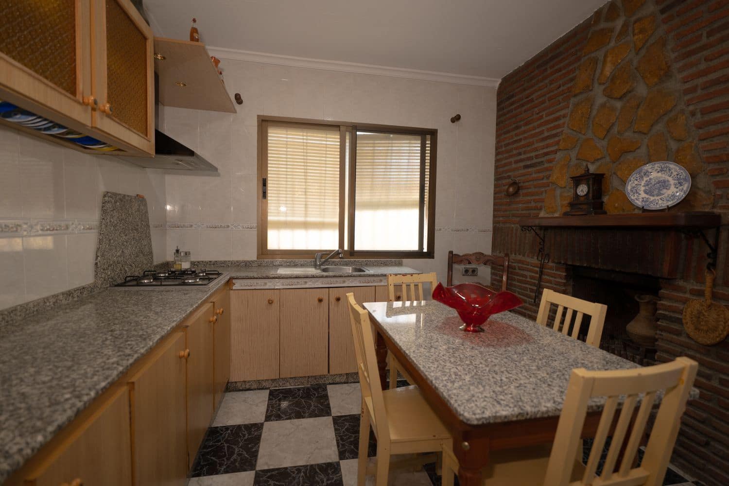 3 soverom Hus til salgs i Berja med garasje - € 169 000 (Ref: 8616664)