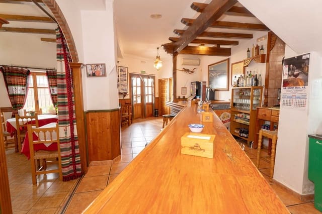 Commercial for sale in Válor - € 298,000 (Ref: 8658117)