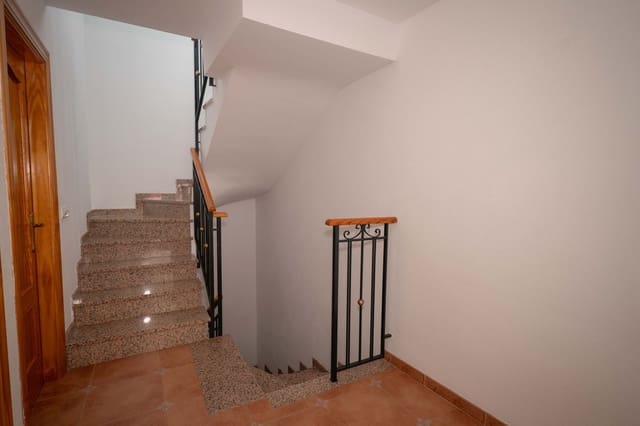 4 soverom Hus til salgs i La Rabita, Albuñol med garasje - € 199 000 (Ref: 8795587)