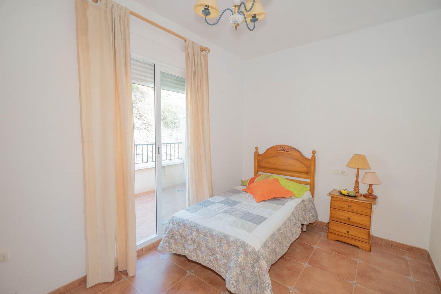 4 soveværelse Byhus til salg i Albunol med garage - € 199.000 (Ref: 8795587)