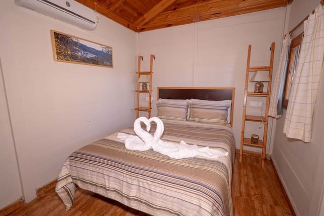 5 soveværelse Finca/Landehus til salg i Nevada med swimmingpool garage - € 550.000 (Ref: 8840579)