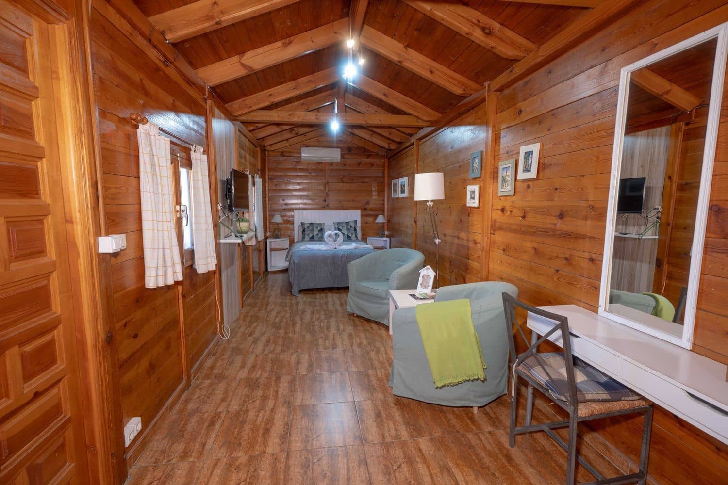 5 soveværelse Finca/Landehus til salg i Nevada med swimmingpool garage - € 550.000 (Ref: 8840579)