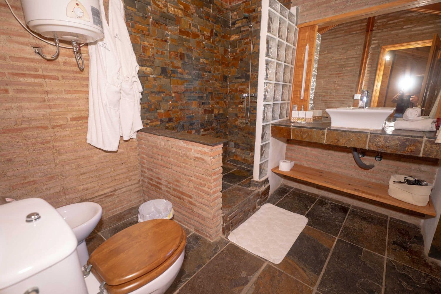 5 soveværelse Finca/Landehus til salg i Nevada med swimmingpool garage - € 550.000 (Ref: 8840579)