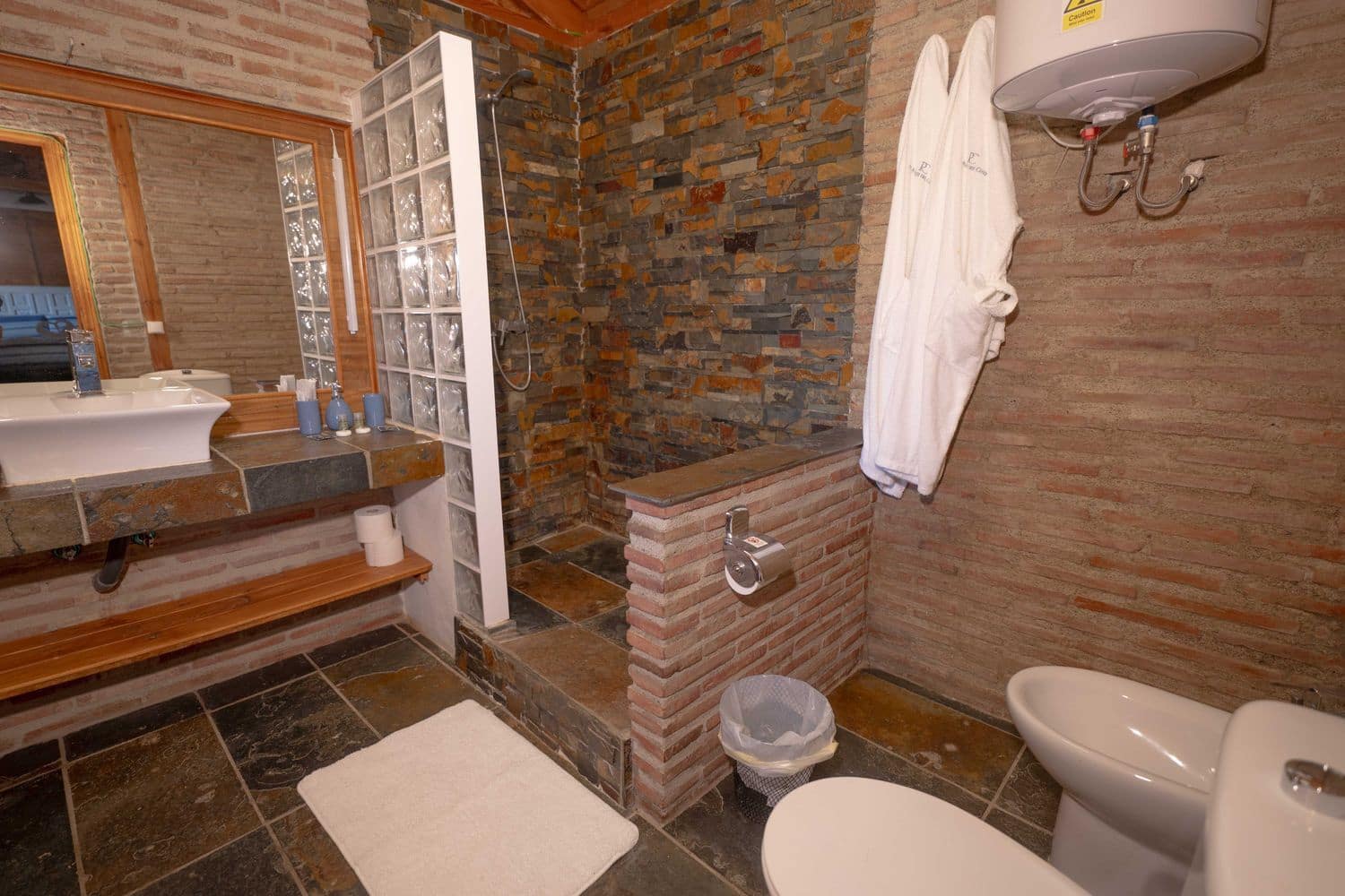 5 soveværelse Finca/Landehus til salg i Nevada med swimmingpool garage - € 550.000 (Ref: 8840579)