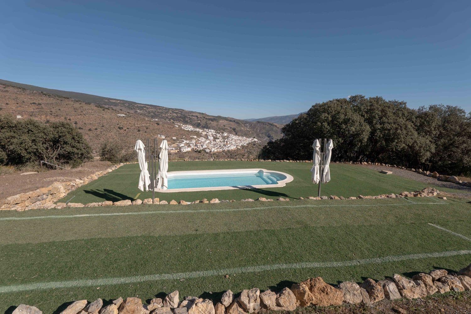 5 soveværelse Finca/Landehus til salg i Nevada med swimmingpool garage - € 550.000 (Ref: 8840579)