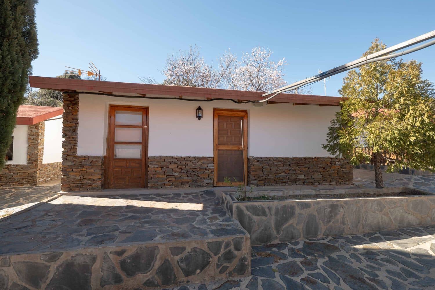 5 soveværelse Finca/Landehus til salg i Nevada med swimmingpool garage - € 550.000 (Ref: 8840579)