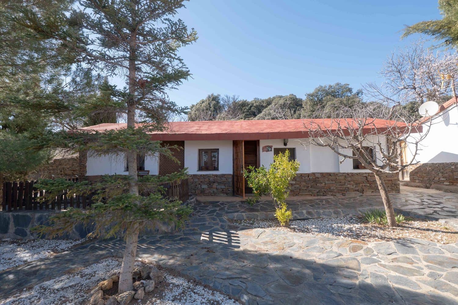 5 soveværelse Finca/Landehus til salg i Nevada med swimmingpool garage - € 550.000 (Ref: 8840579)