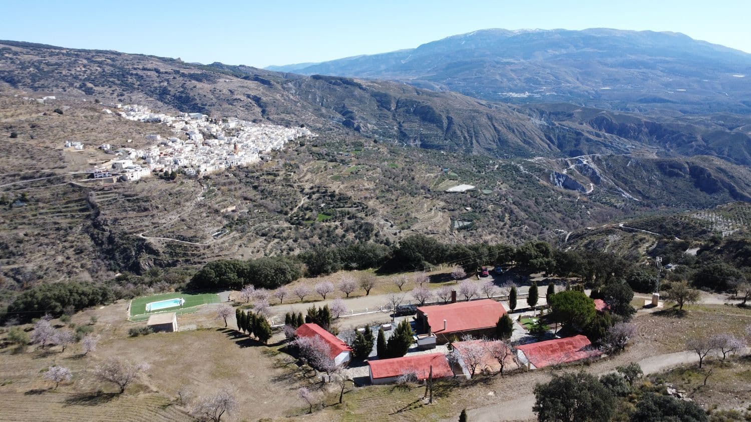 5 soveværelse Finca/Landehus til salg i Nevada med swimmingpool garage - € 550.000 (Ref: 8840579)