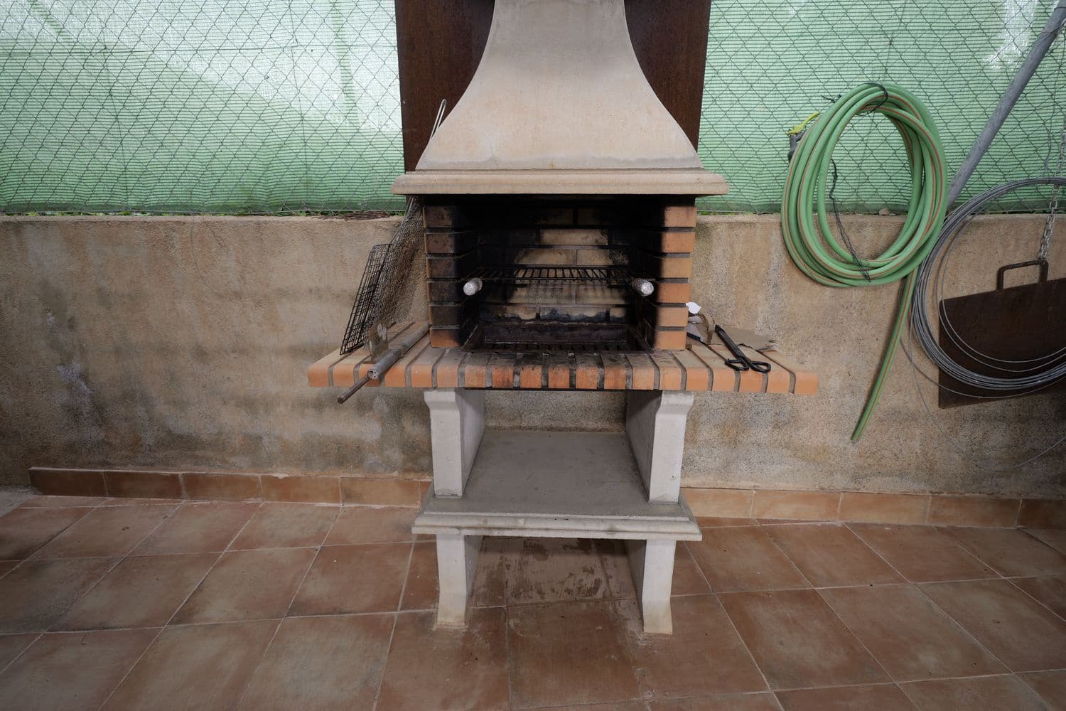 2 bedroom Finca/Country House for sale in Berja with pool garage - € 150,000 (Ref: 8894403)