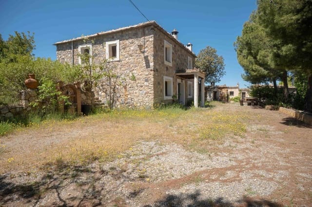 8 bedroom Finca/Country House for sale in Lobras - € 325,000 (Ref: 9016728)
