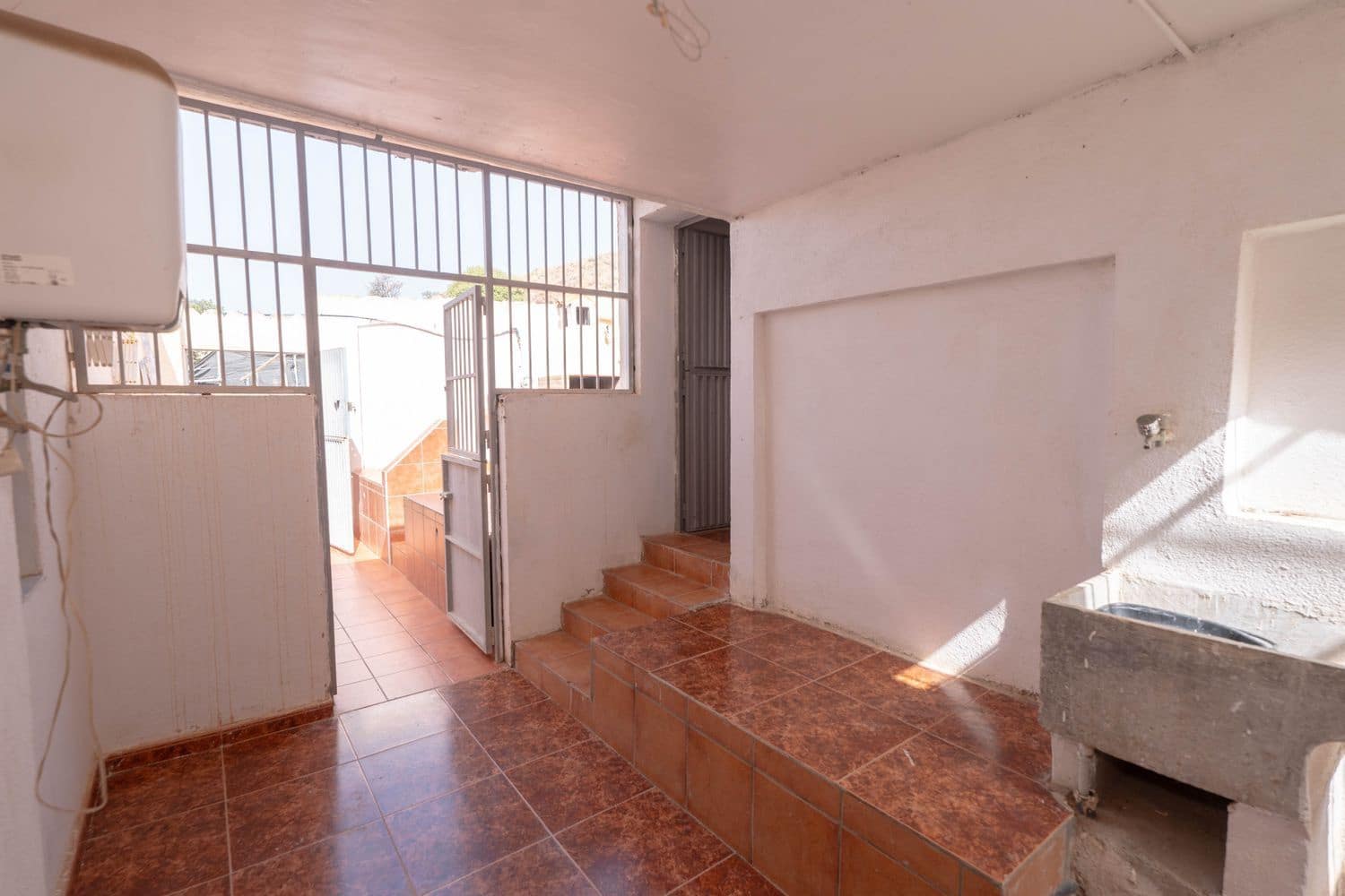 3 soveværelse Villa til salg i Berja med garage - € 85.000 (Ref: 9166726)