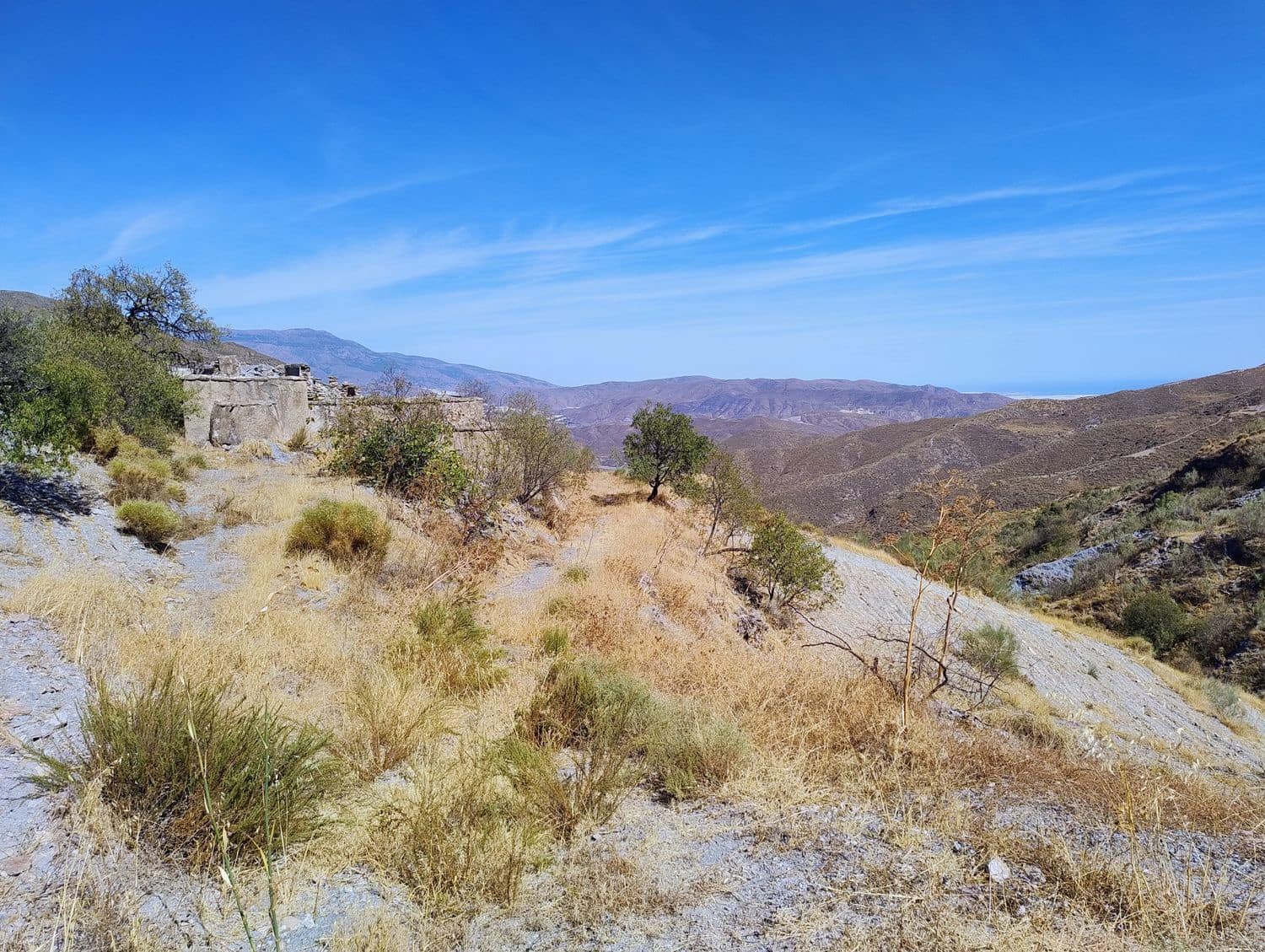 Grunde uden byggetilladelser til salg i Turon - € 9.900 (Ref: 9206158)