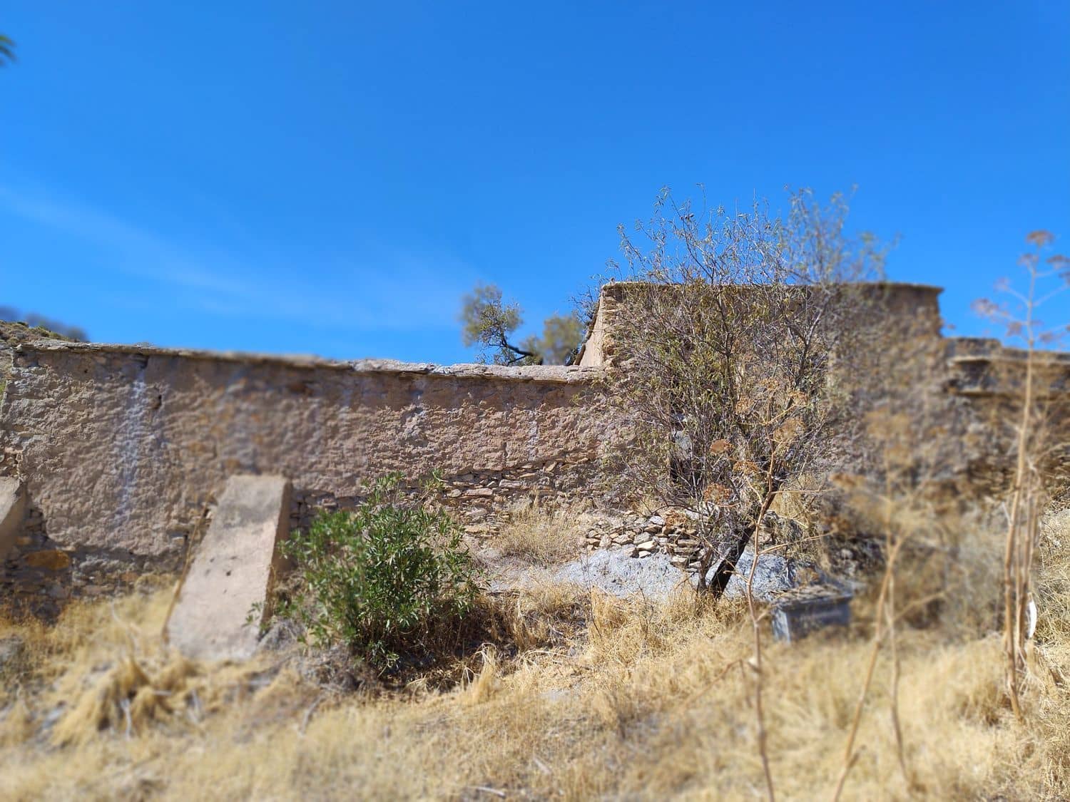 Grunde uden byggetilladelser til salg i Turon - € 9.900 (Ref: 9206158)