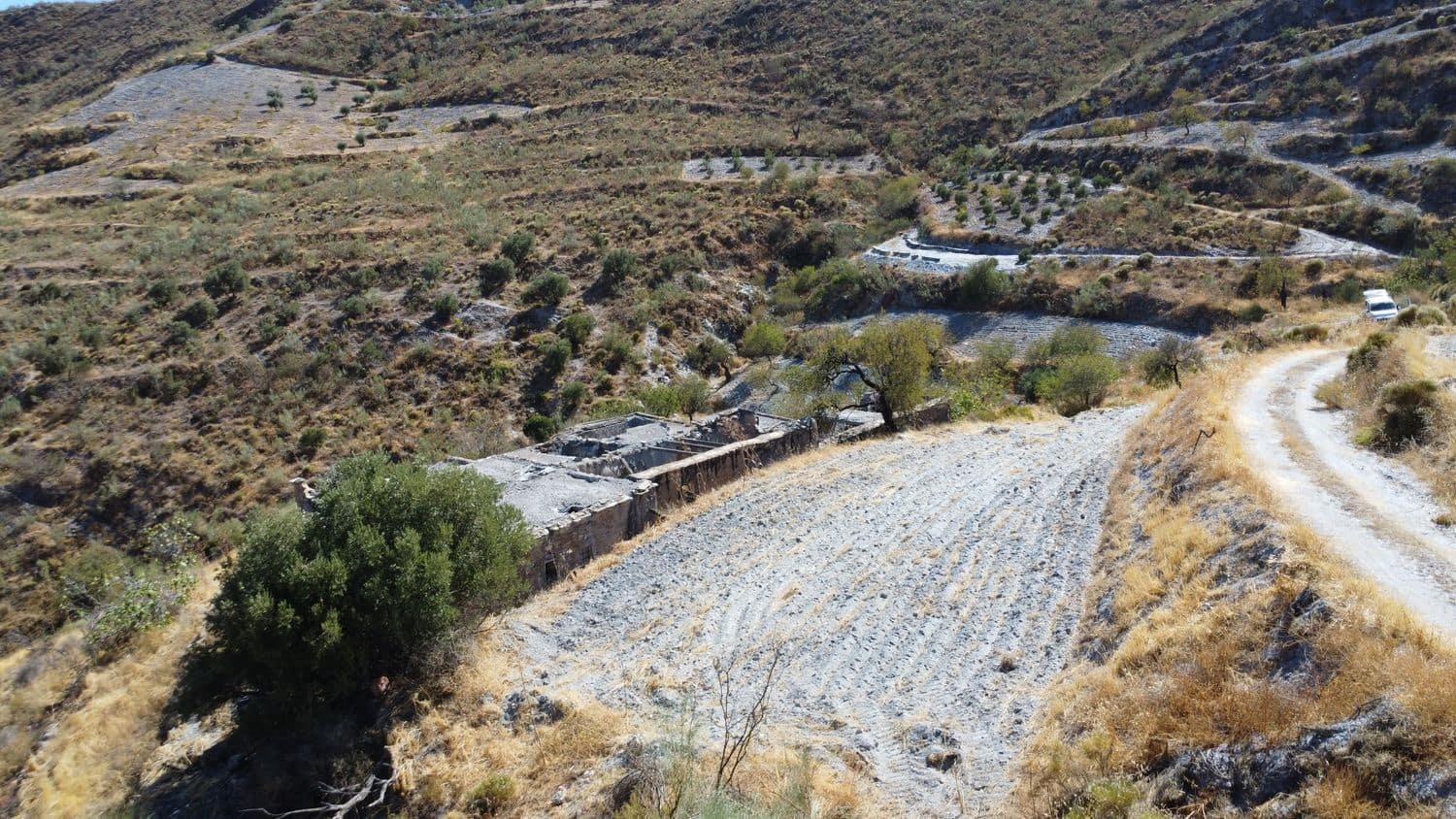 Grunde uden byggetilladelser til salg i Turon - € 9.900 (Ref: 9206158)